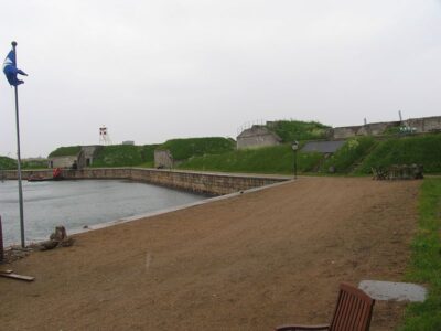Trekroner, Højre face