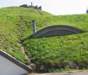 Tildækket generatorrum Charlottenlund Fort generatorrum